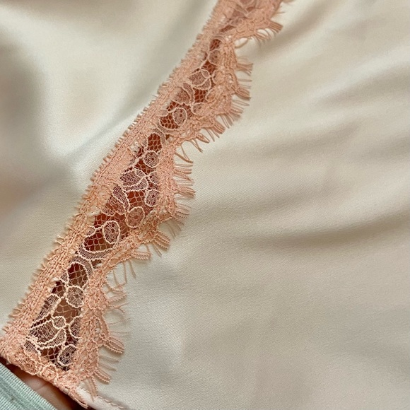 Victoria's Secret Pink Lace Chemise - Picture 4 of 8